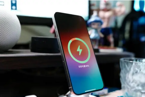泰顺苹果15换屏服务分享用什么充电器给iPhone15充电更好 